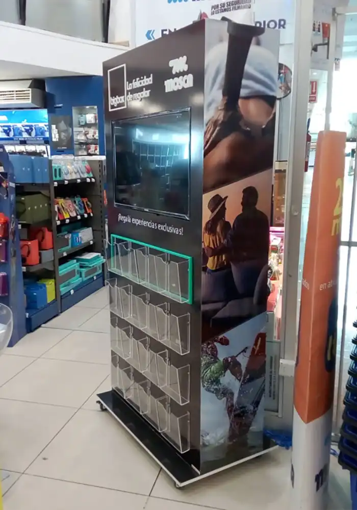 Corpóreos en PVC, y bolsillos en acrílico cristal